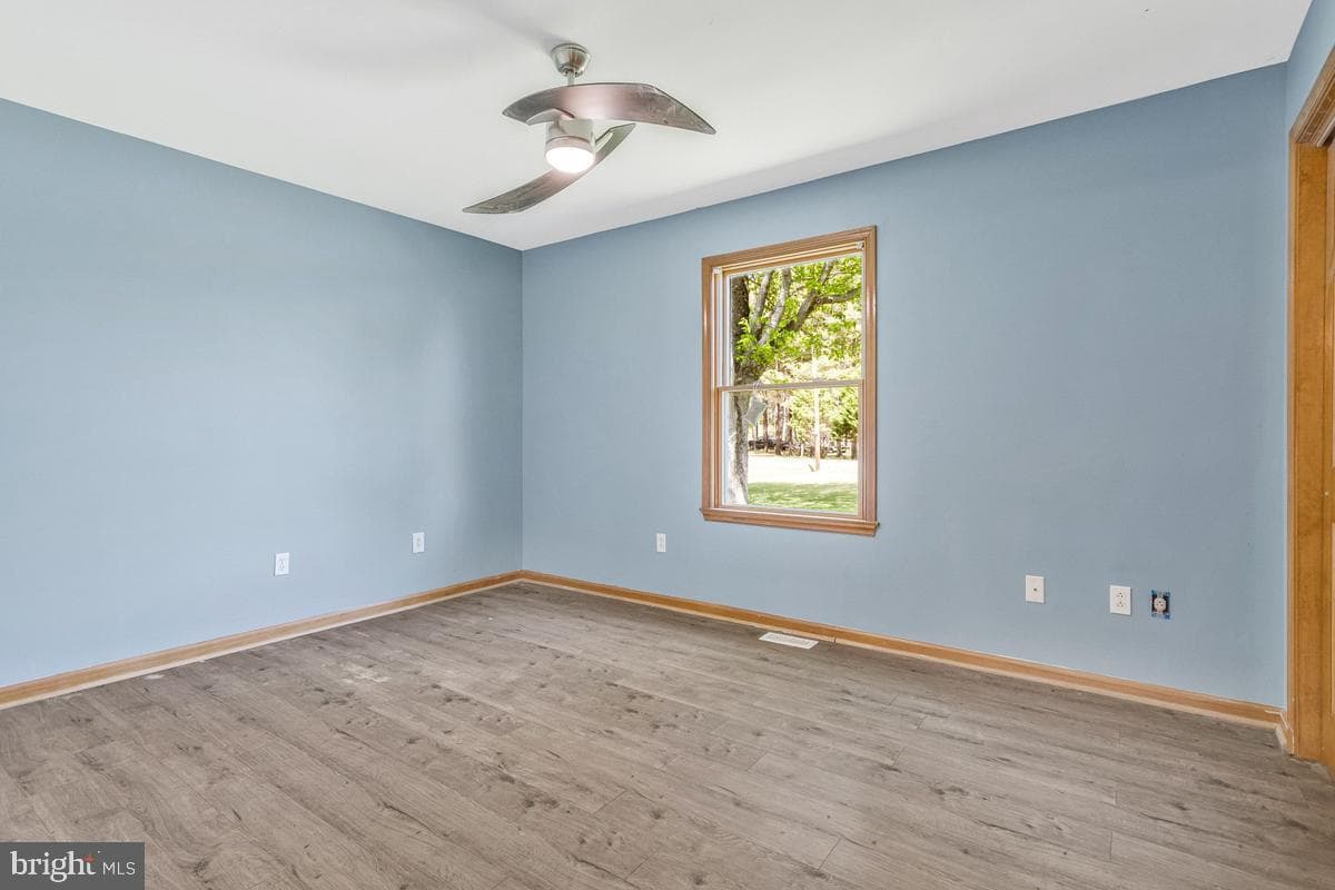 49993 Airedele Road photo 18
