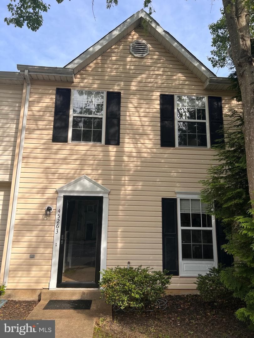 45263 Woodstown Way, California