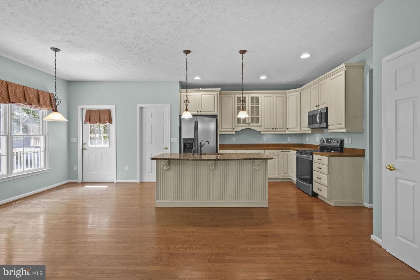 23134 Clover Ridge Lane photo 5