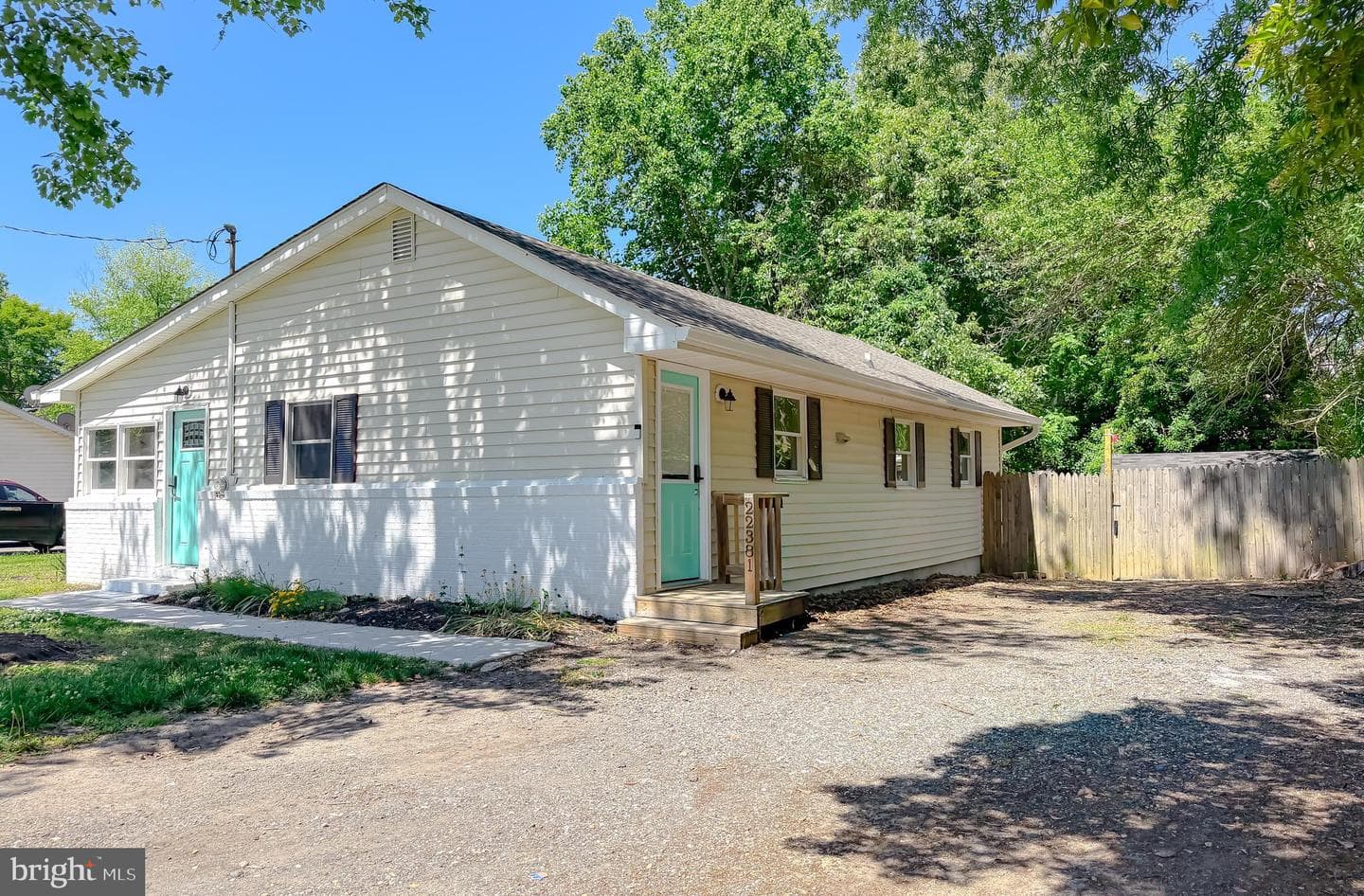 22381 Cedar Street photo 2