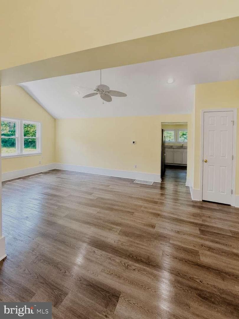 25263 Sotterley Rd photo 11