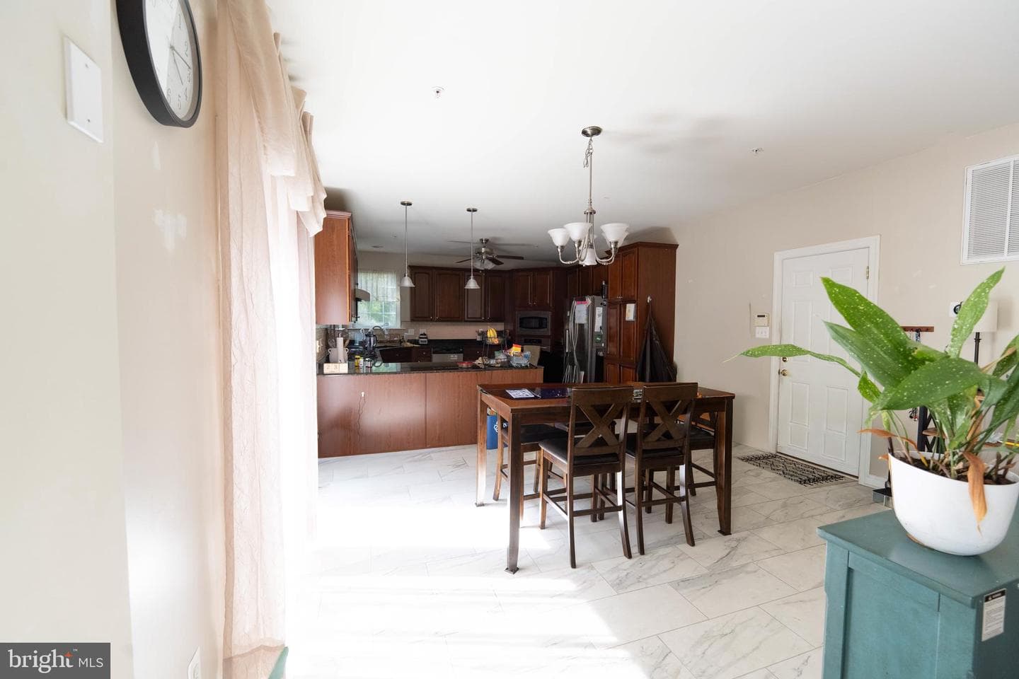 46995 Pembrooke Street photo 18