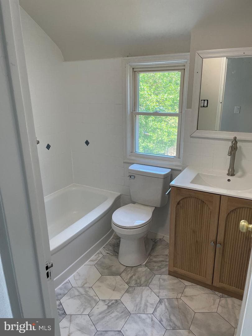 21724 Suwanne Place photo 9
