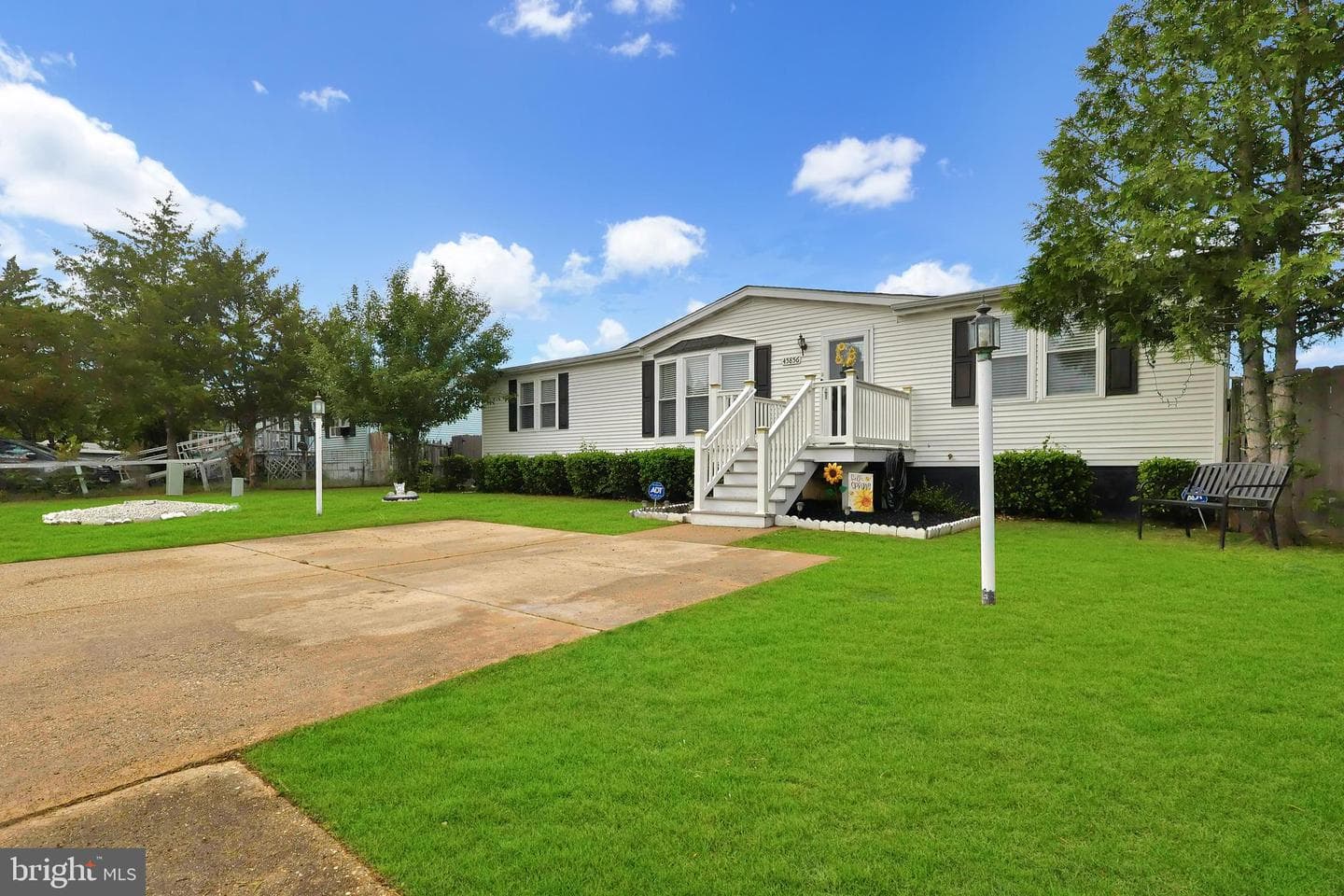 45856 N Poteat Court photo 2