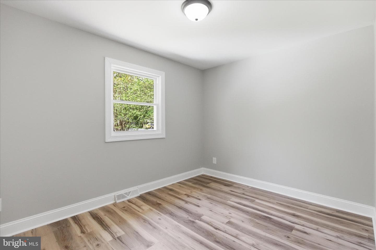 22330 Macon Court photo 14