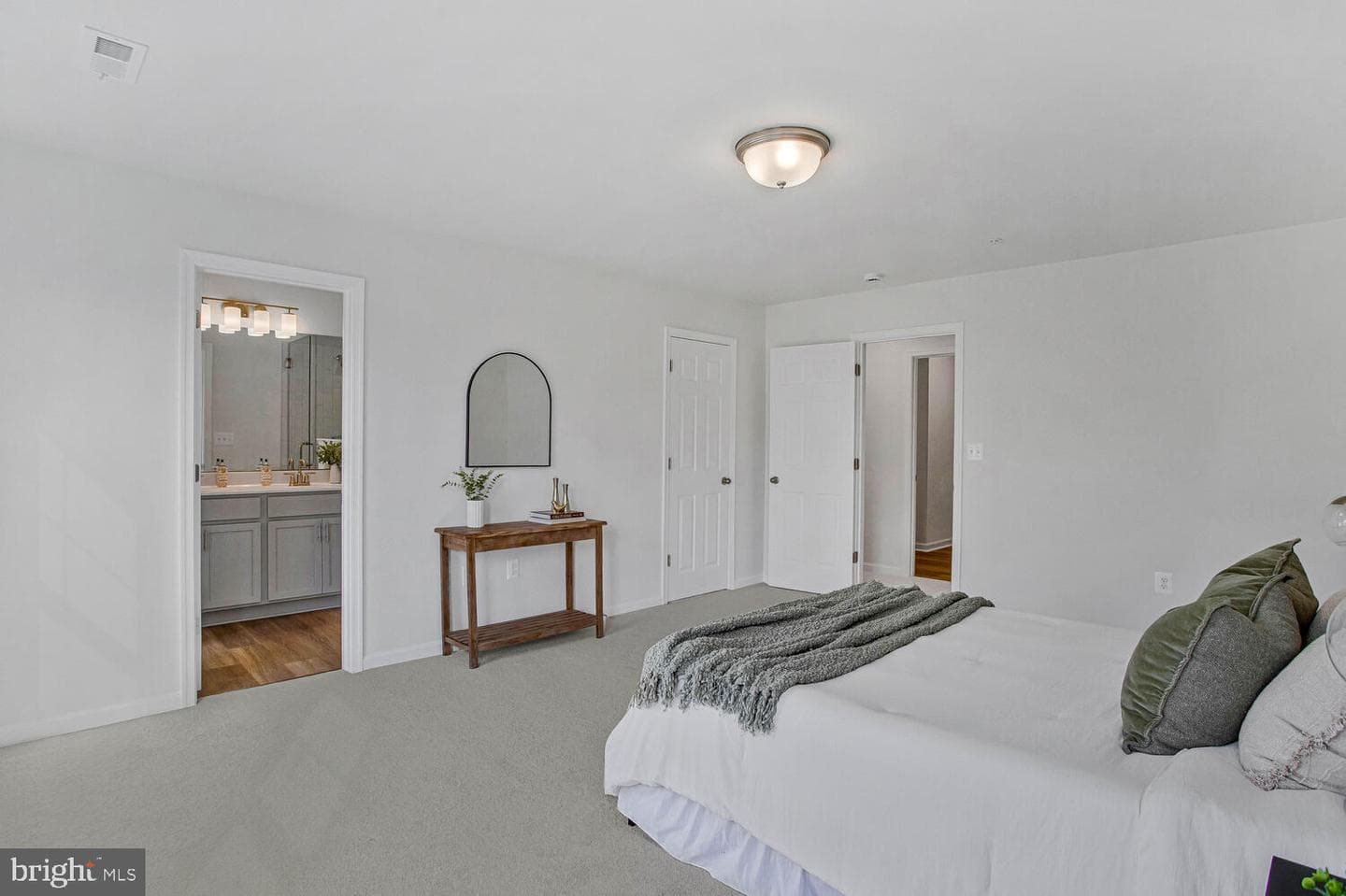 22218 Norris Woods St photo 11
