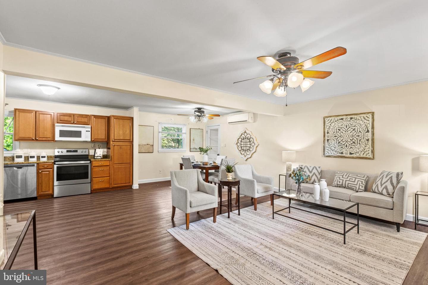 22518 Garrison Drive photo 5