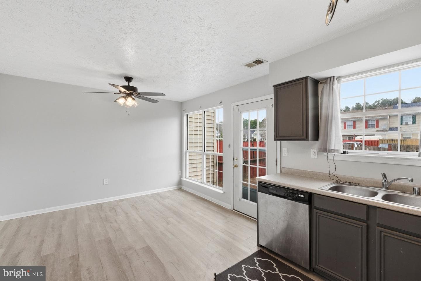 21421 Manon Way photo 12