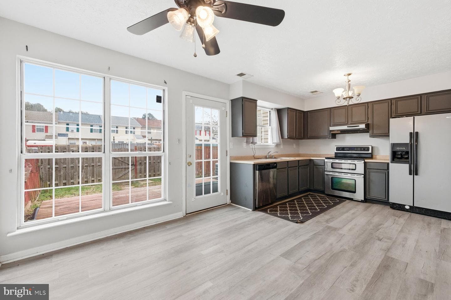 21421 Manon Way photo 6