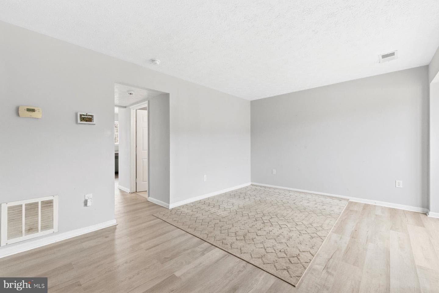 21421 Manon Way photo 7