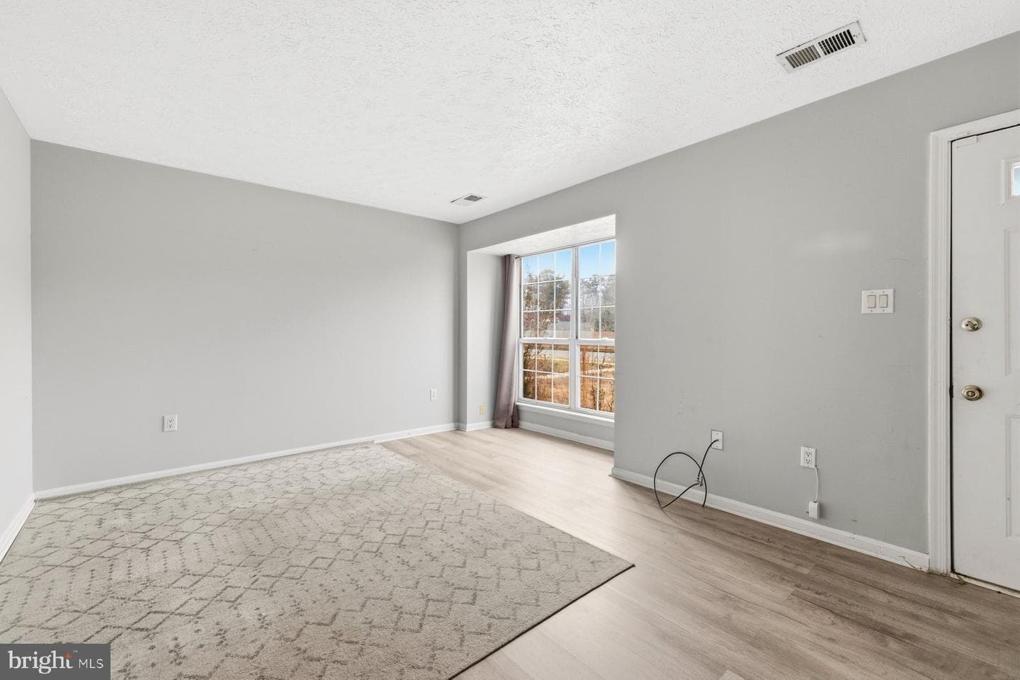 21421 Manon Way photo 8