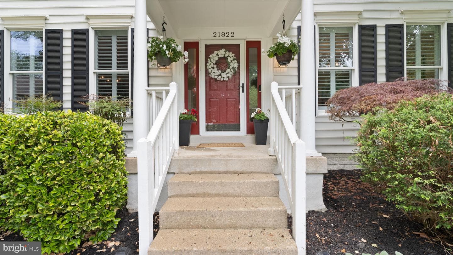 21822 Riviera Court photo 4