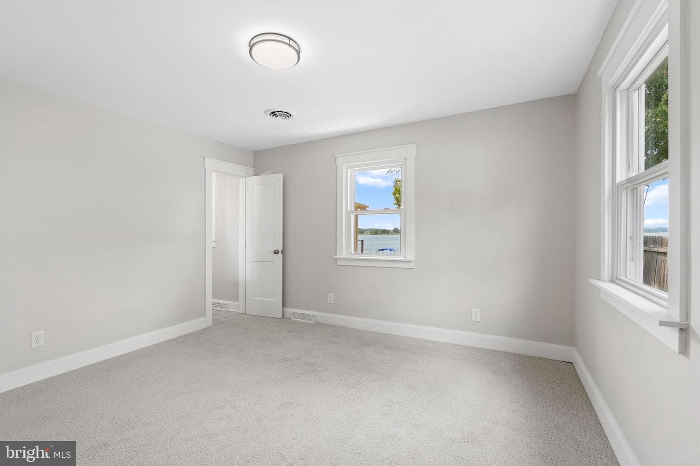 22393 Saint Clements Avenue photo 42