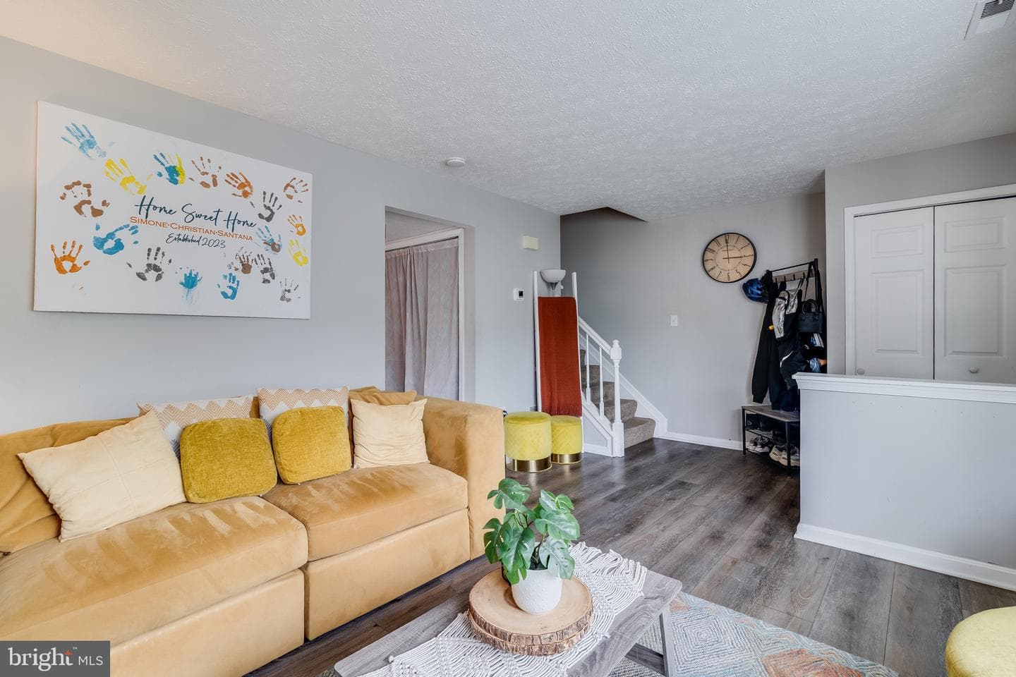 21412 Manon Way photo 4