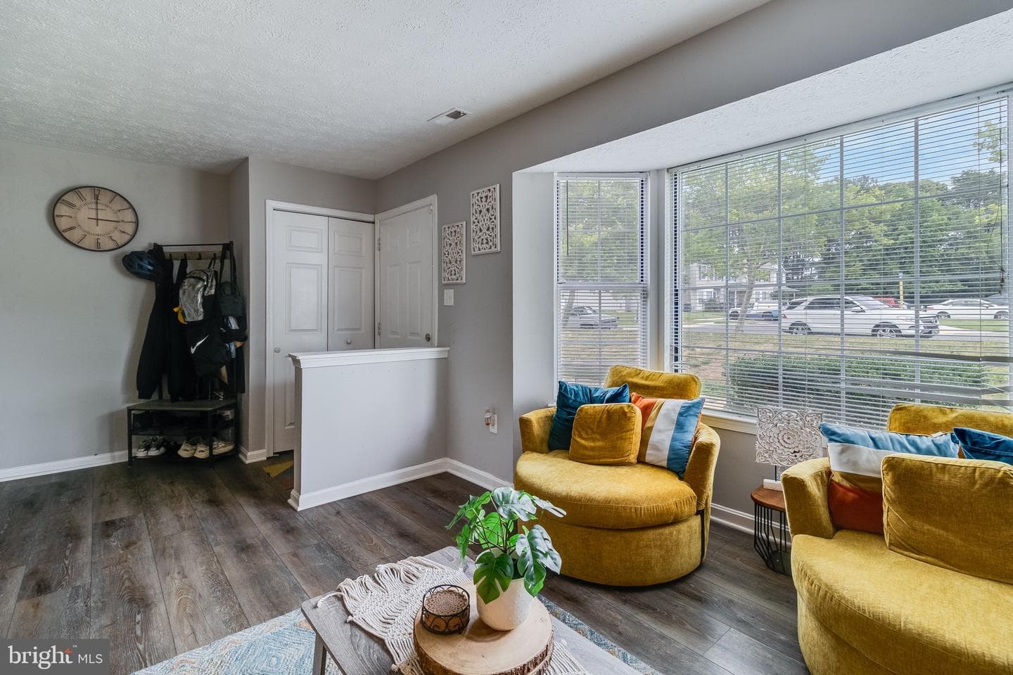 21412 Manon Way photo 5