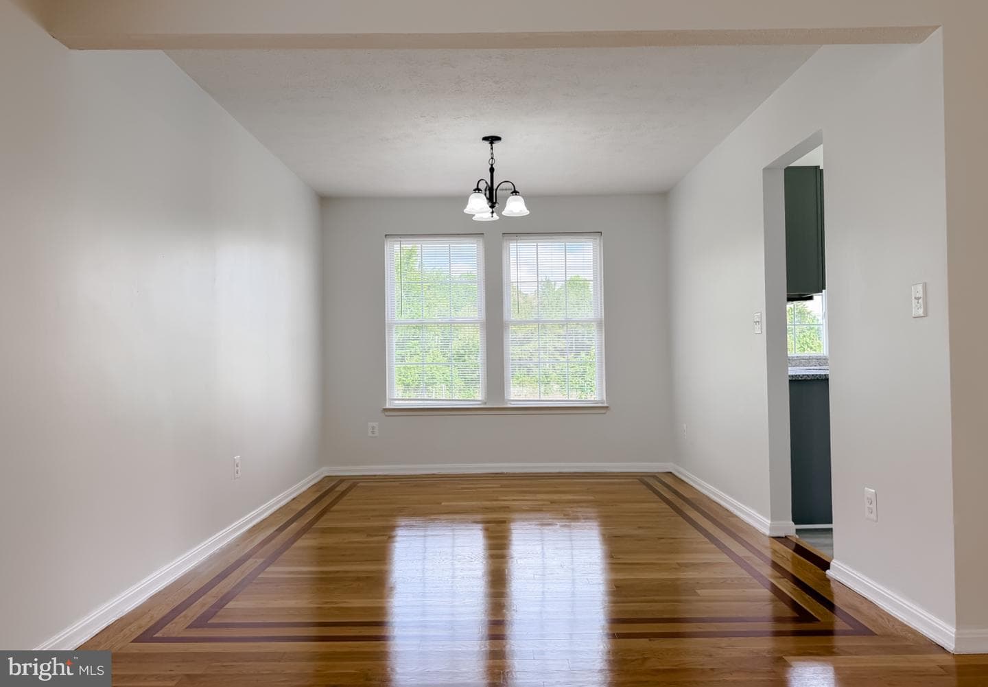 22513 Castle Pollard Way photo 9