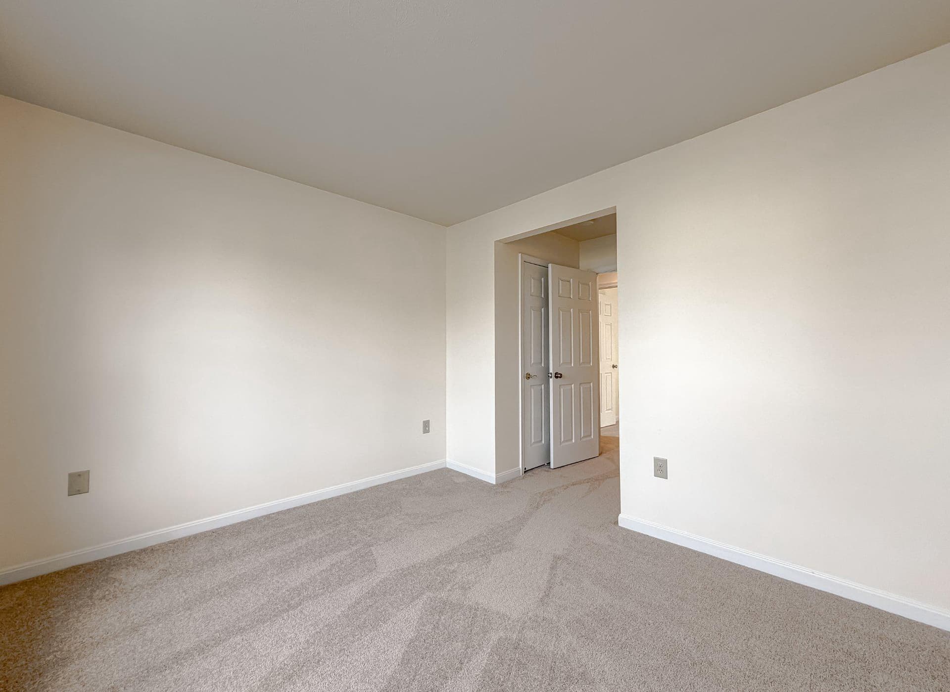 22702 Athlone Drive photo 32