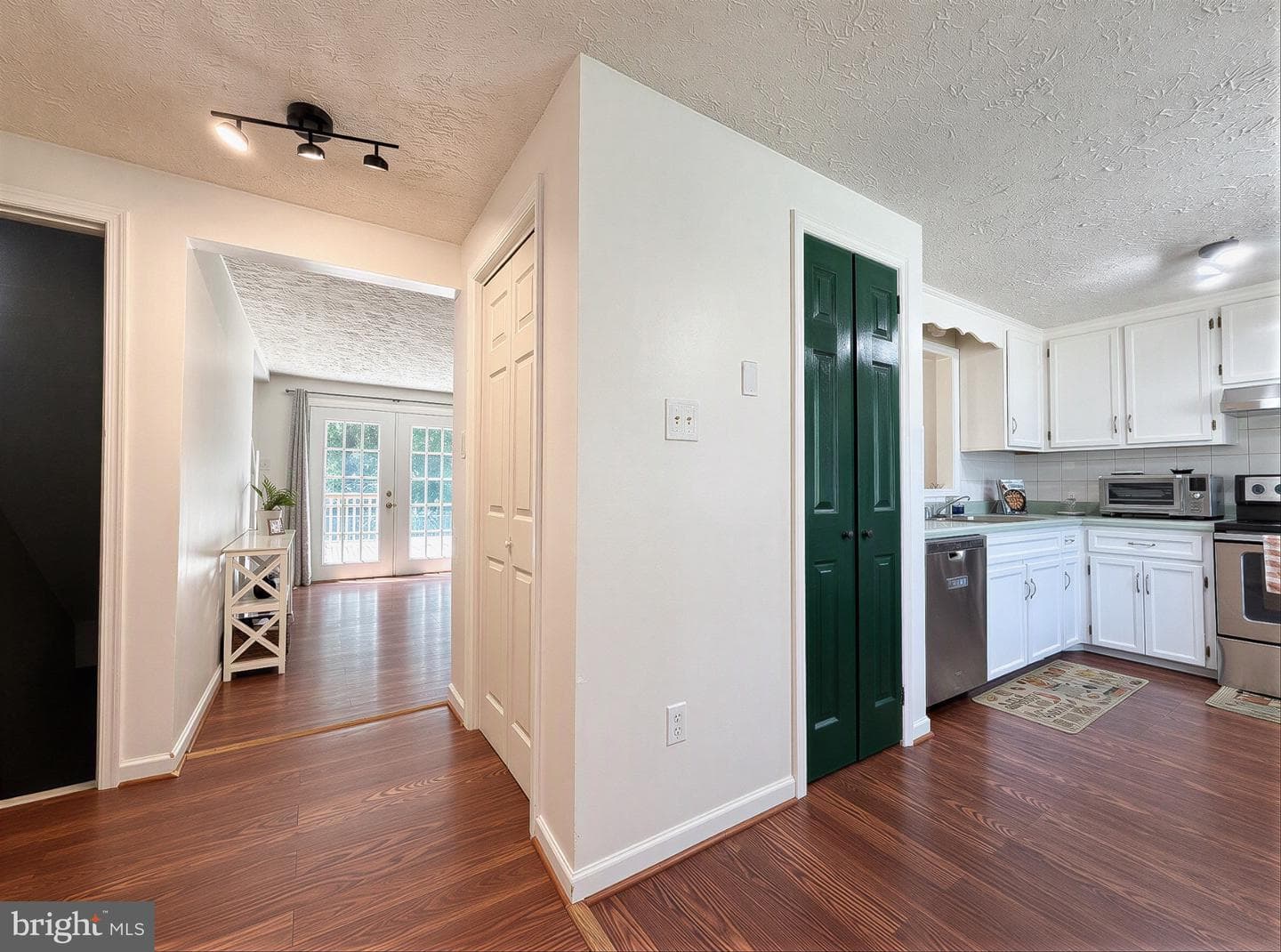 20811 Harlequin Lane photo 4