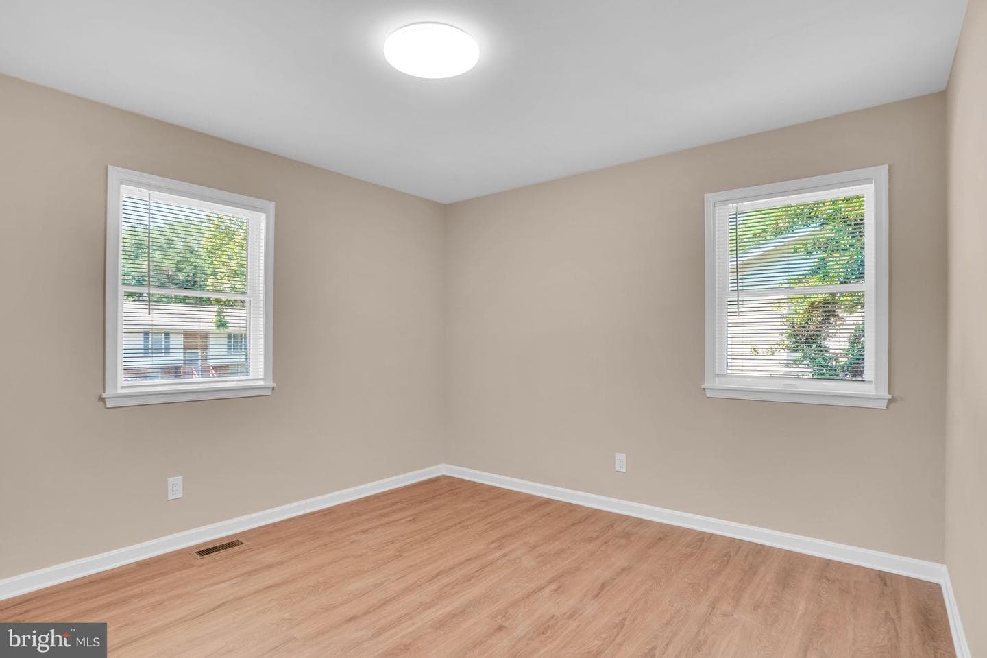 22206 Lilac Way photo 23