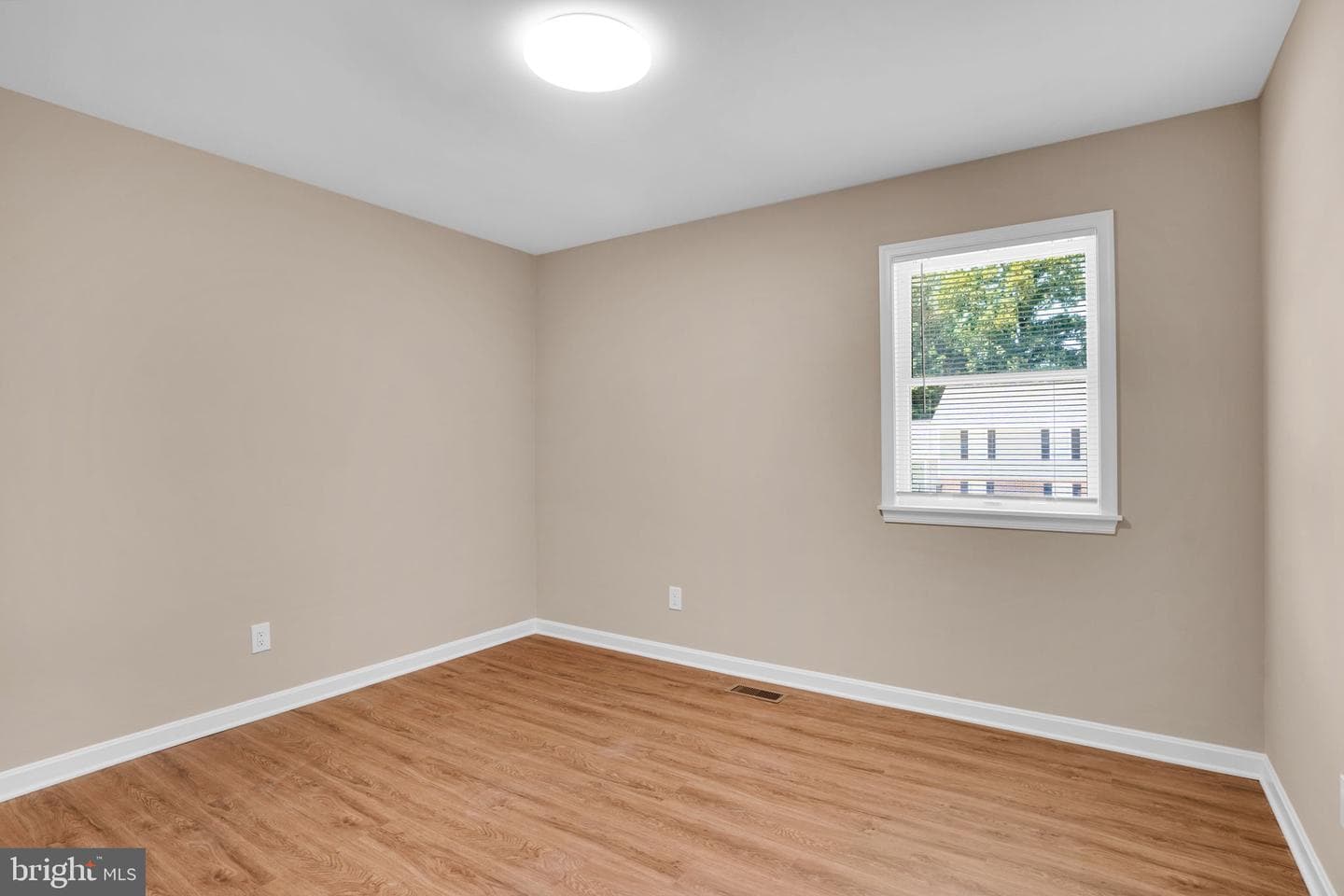 22206 Lilac Way photo 26