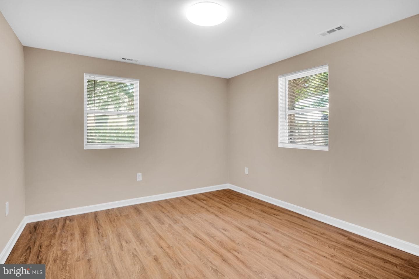 22206 Lilac Way photo 31