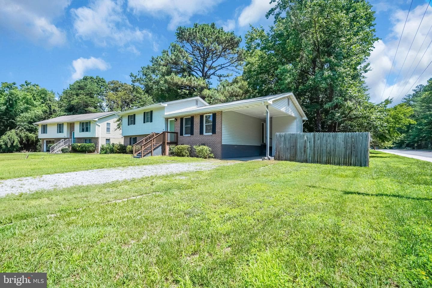 22206 Lilac Way photo 4