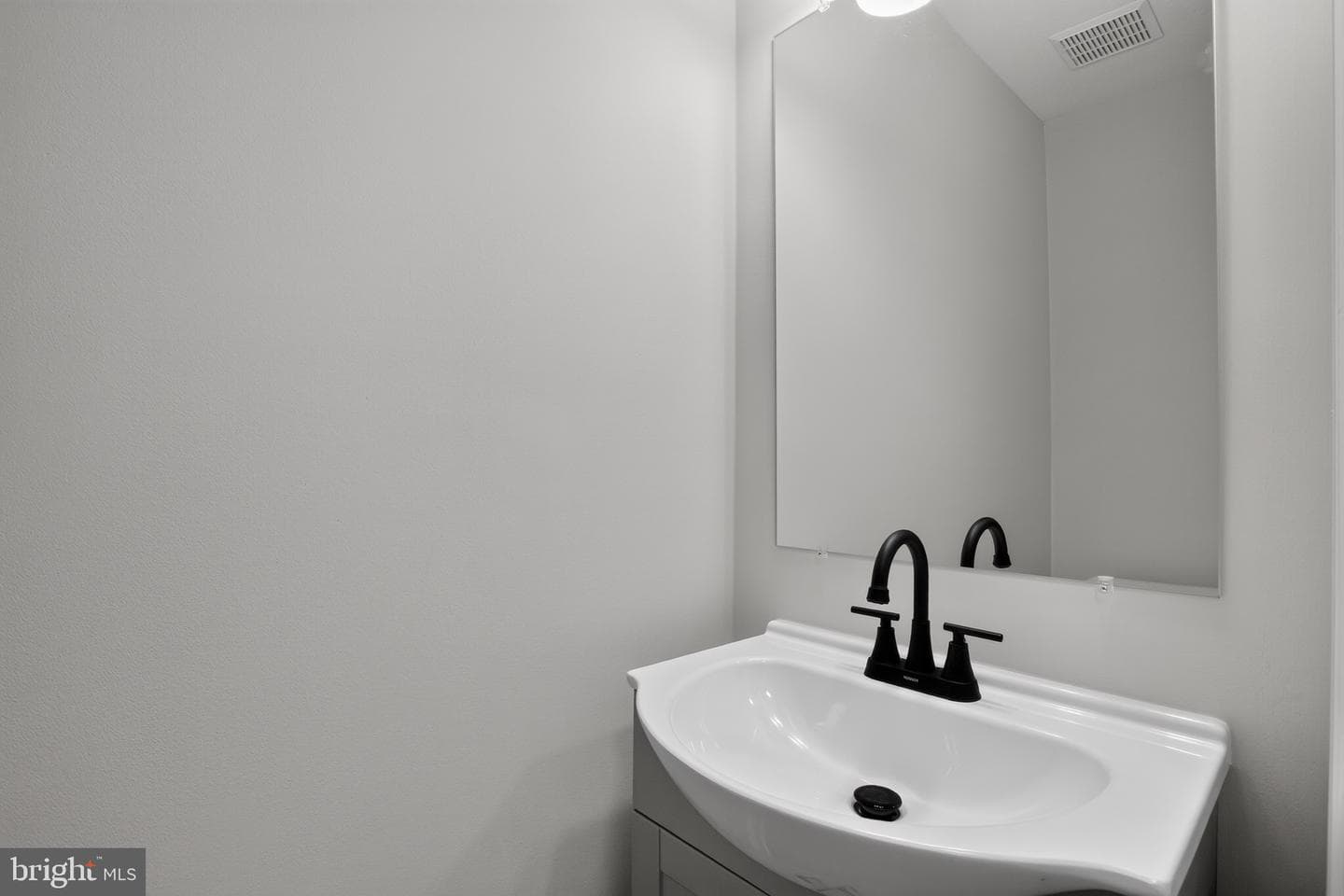 18321 Chestnut Street photo 11