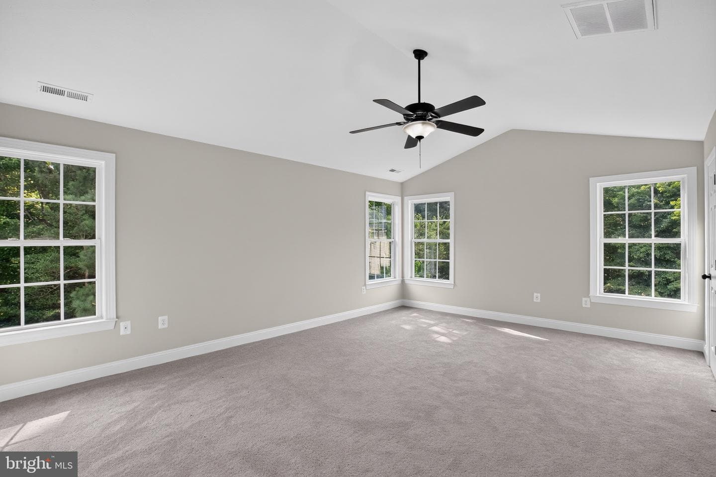 18321 Chestnut Street photo 13