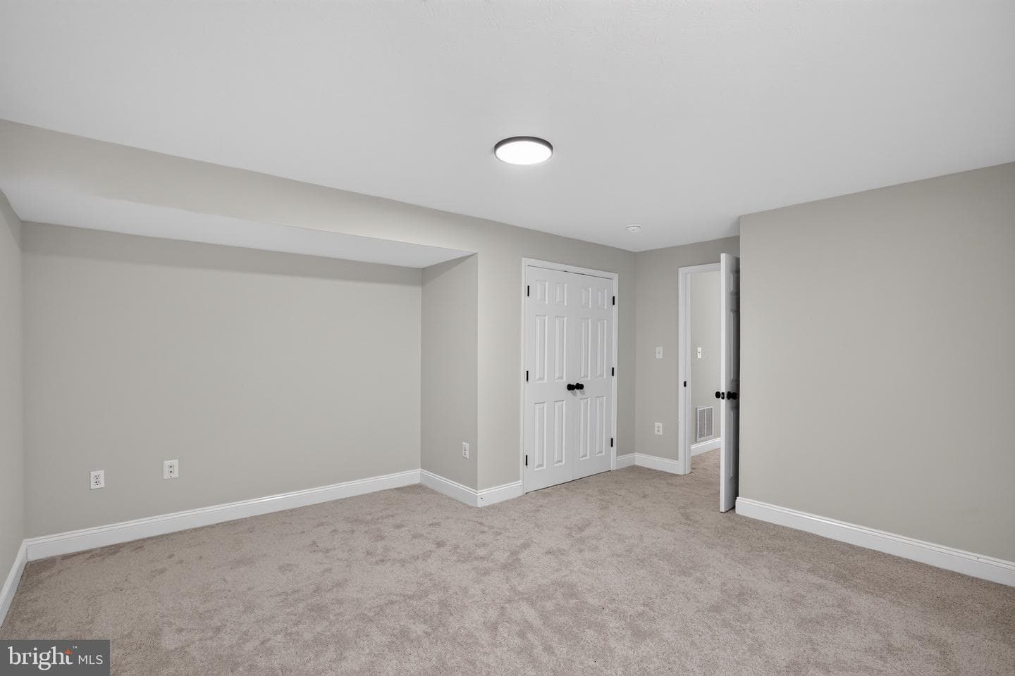 18321 Chestnut Street photo 30