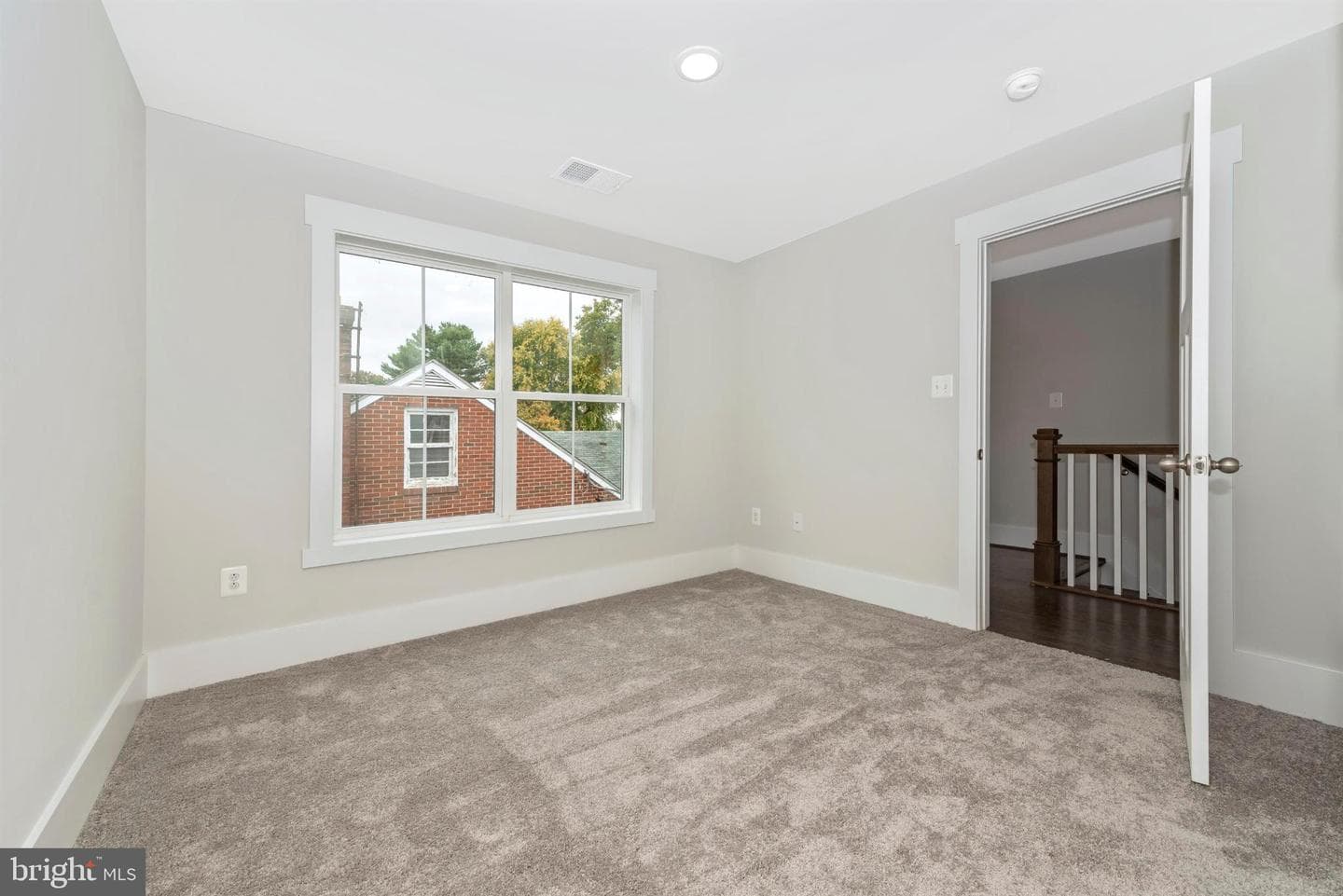 Lot 16 North photo 42