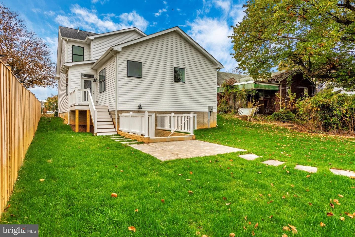 Lot 16 North photo 45