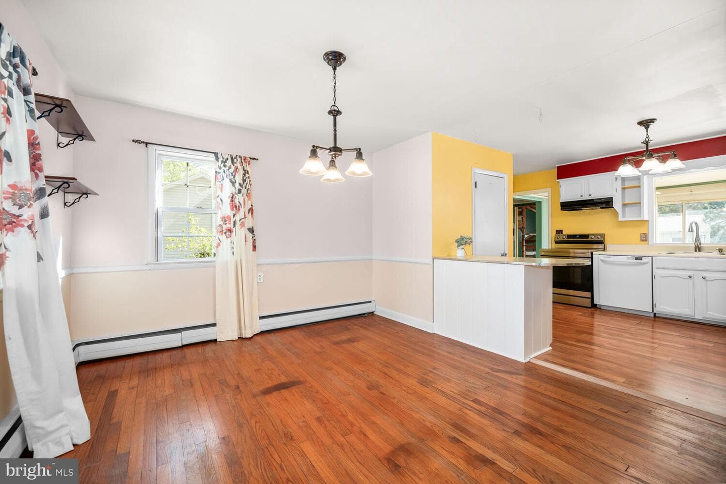 304 W Oak Avenue photo 11