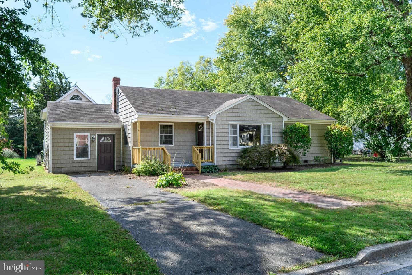 304 W Oak Avenue photo 2