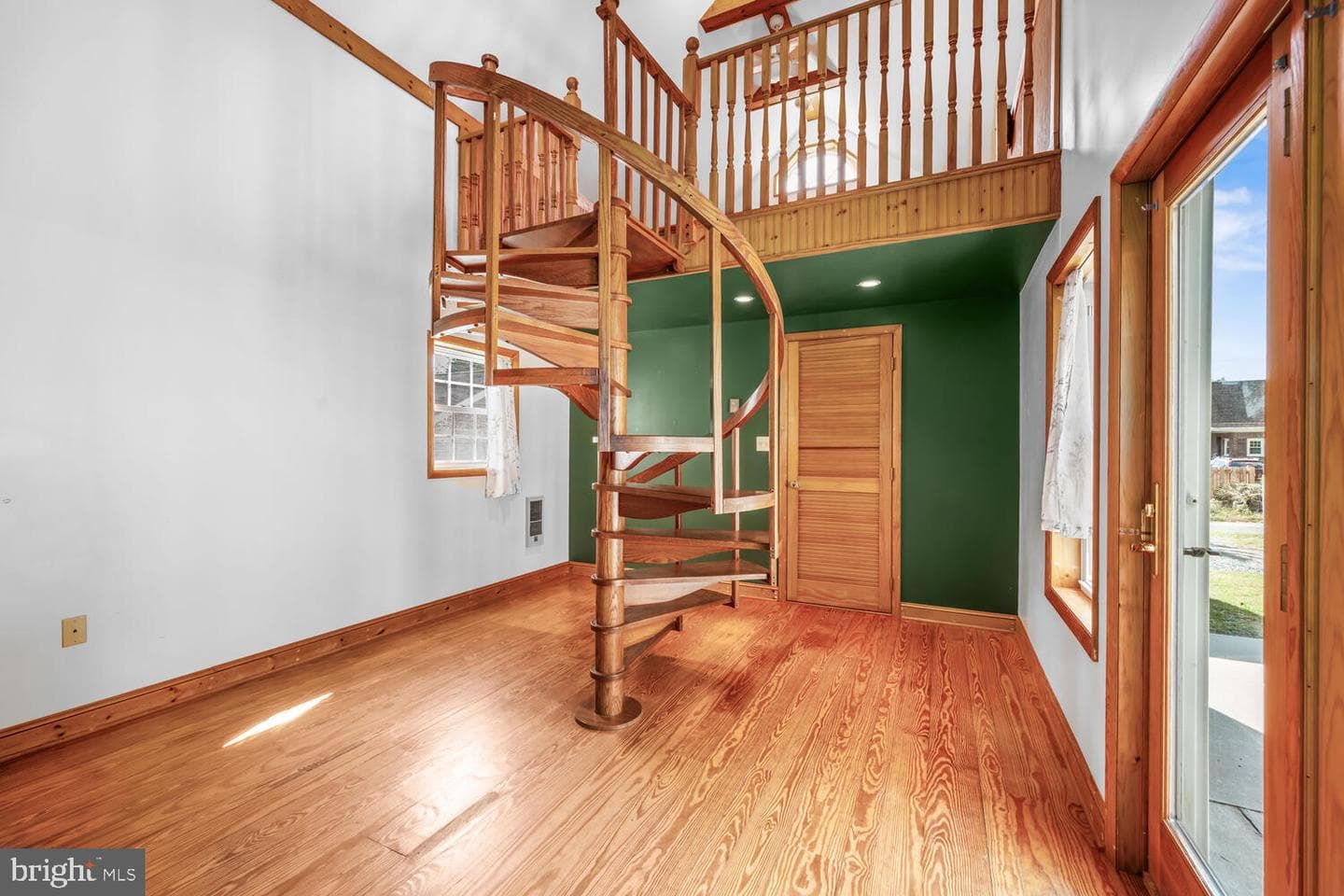 304 W Oak Avenue photo 23