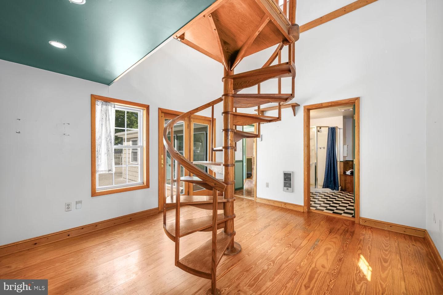 304 W Oak Avenue photo 24