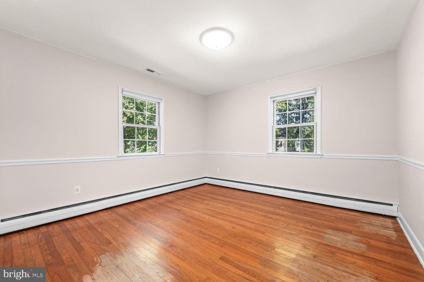304 W Oak Avenue photo 33