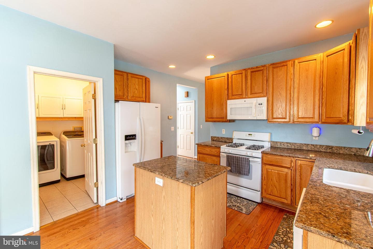 8800 Roundhouse Circle photo 15