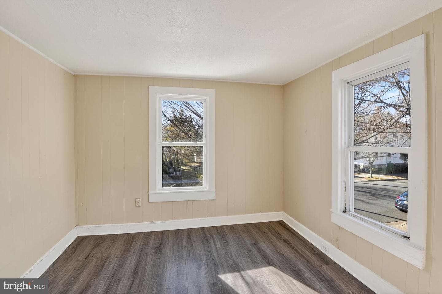 305 Brookletts Avenue photo 10