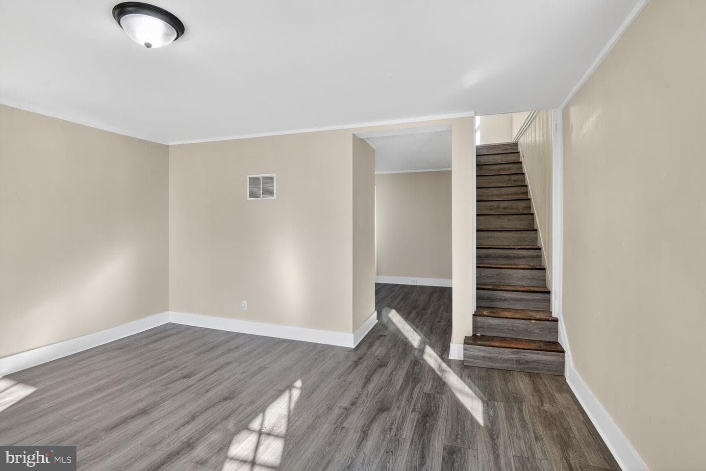 305 Brookletts Avenue photo 5
