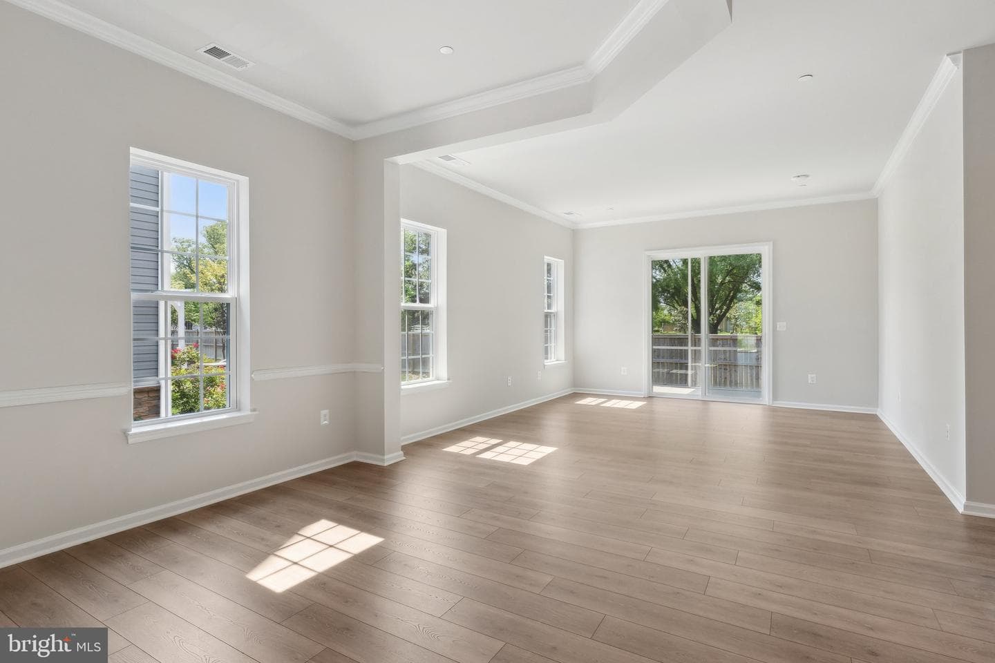 1009 Champlain Court photo 18