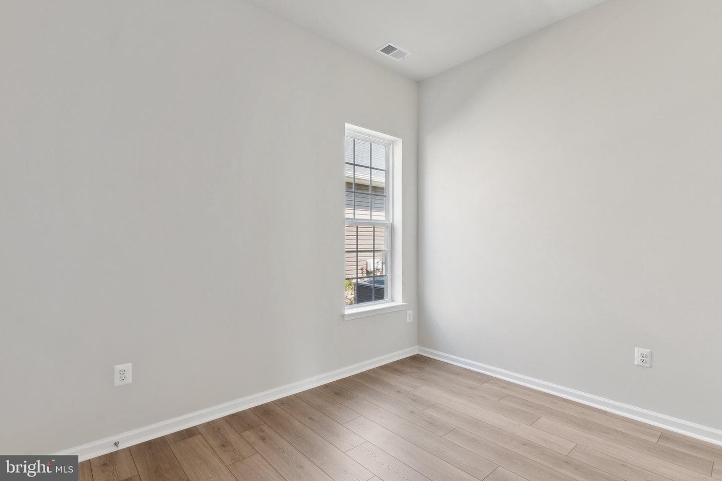 1009 Champlain Court photo 23