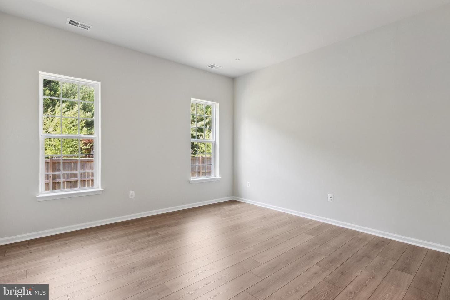 1009 Champlain Court photo 25