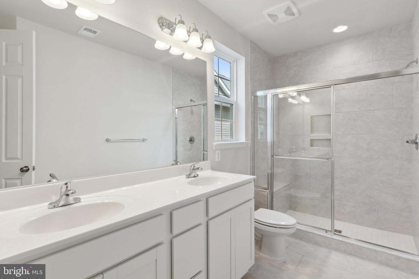 1009 Champlain Court photo 27