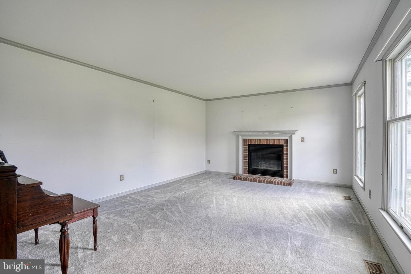 200 Spring Drive photo 12