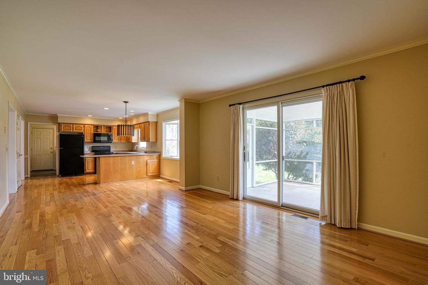 200 Spring Drive photo 18