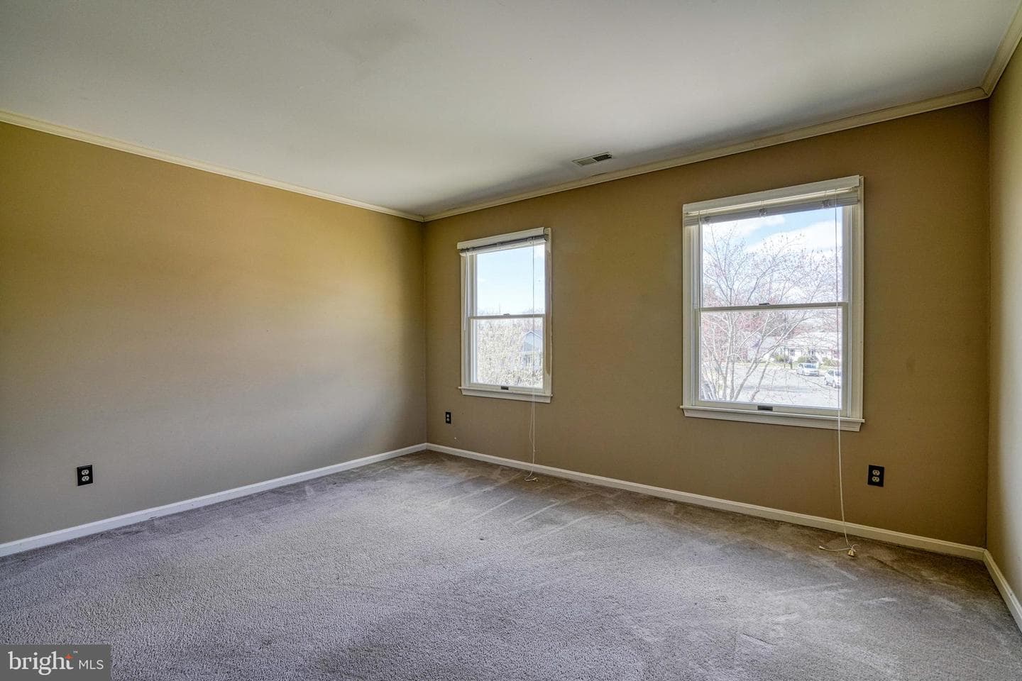 200 Spring Drive photo 38