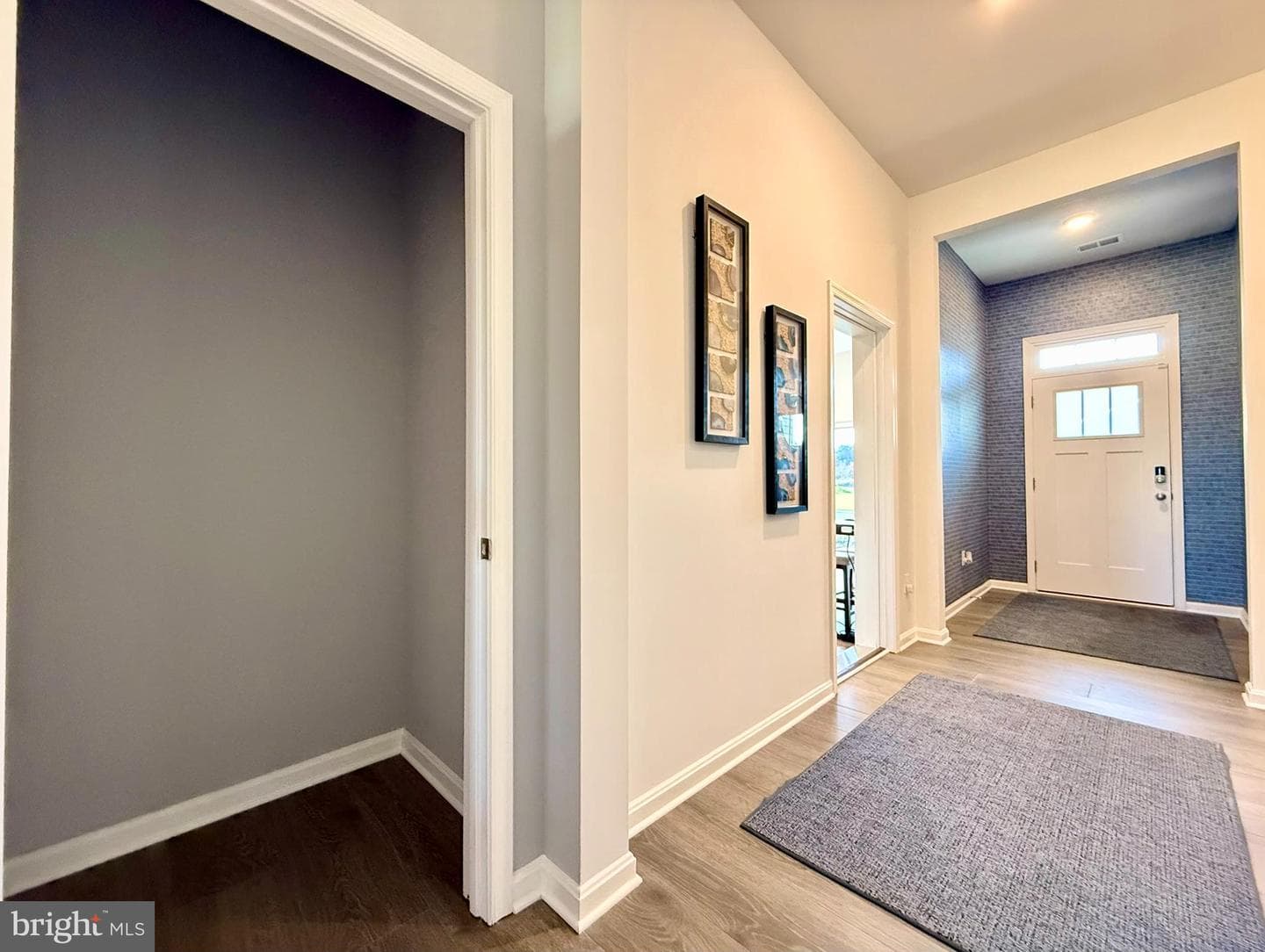 8737 Harper Way photo 4