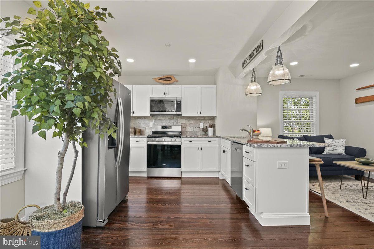 140 S Washington Street photo 13