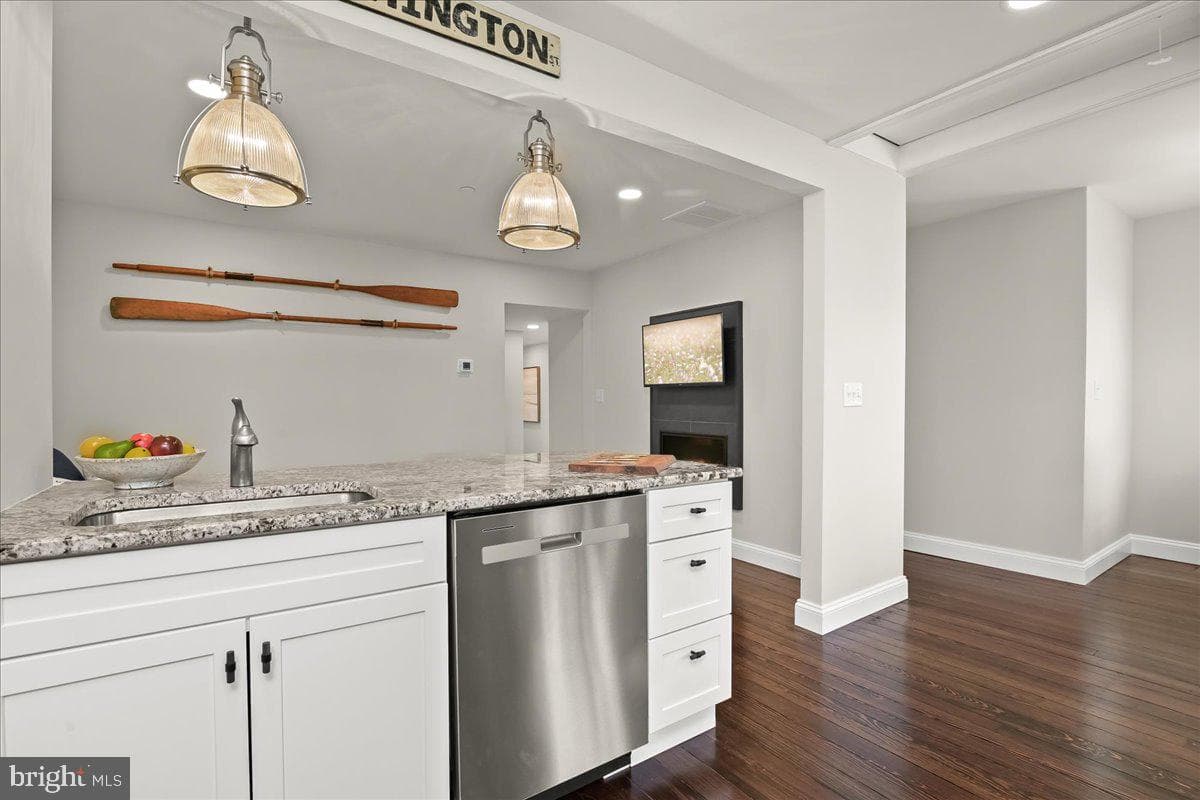 140 S Washington Street photo 18