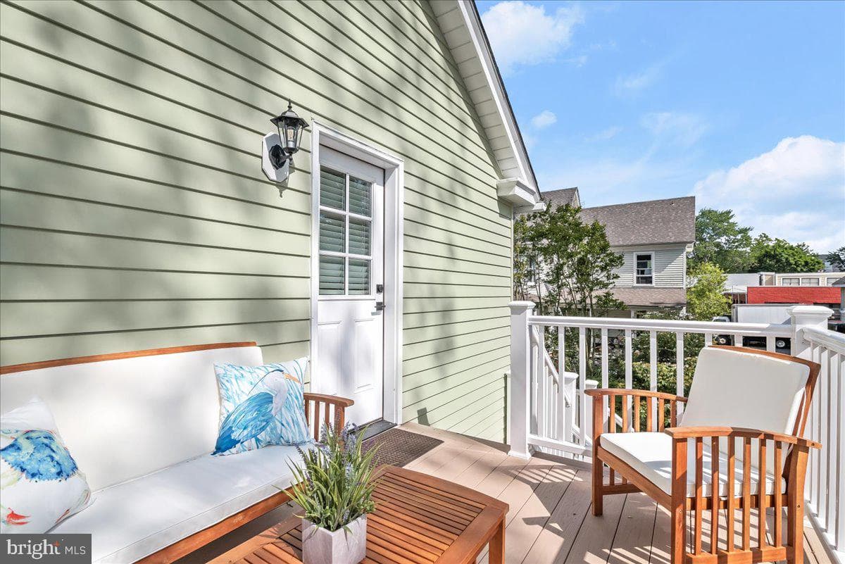 140 S Washington Street photo 36